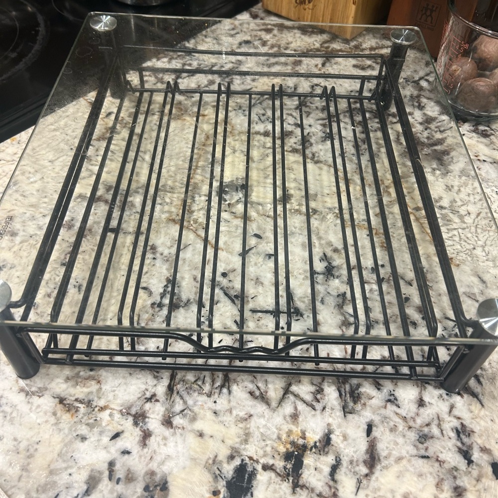 K cup holder with glass top